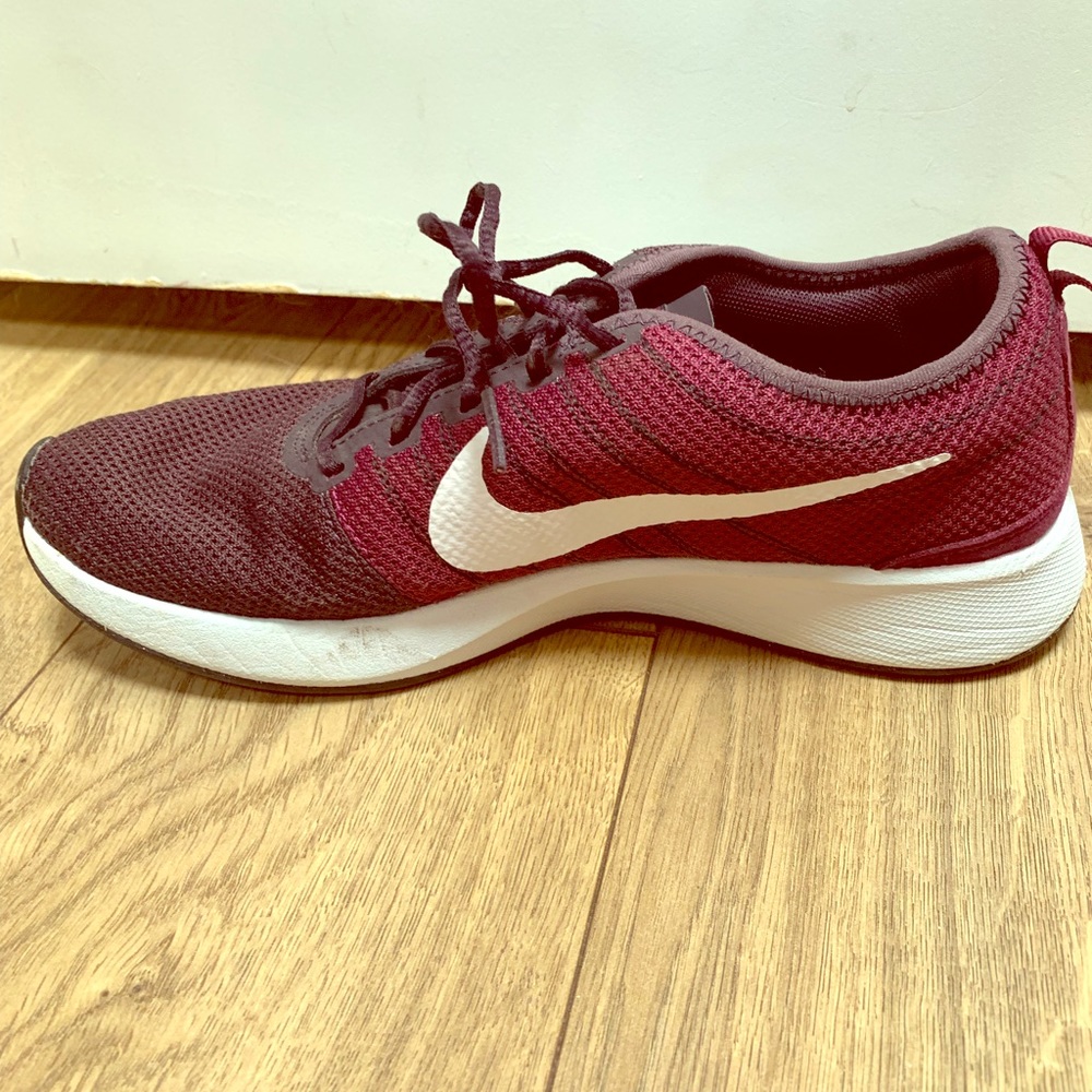 Women’s Nike shoes